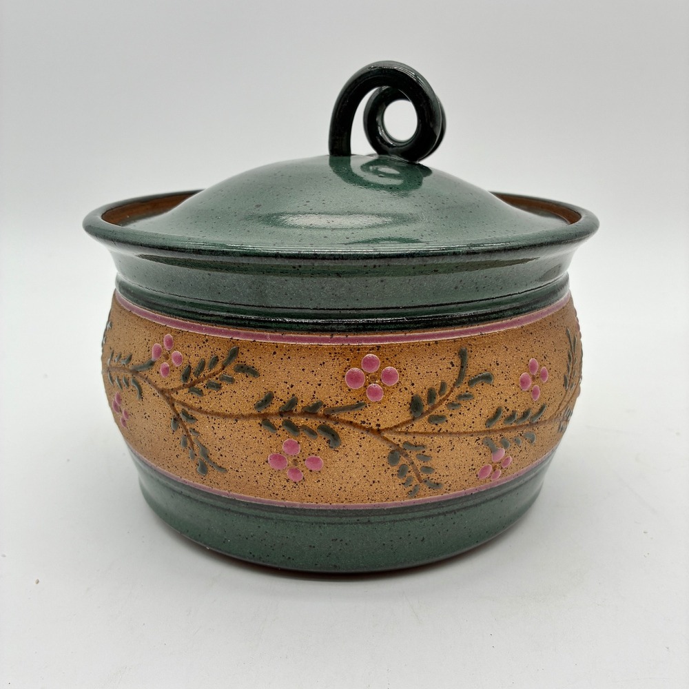 Signed Studio Pottery Lidded Crock Green‎ Speckled Glaze 3D Floral Vine Spiral